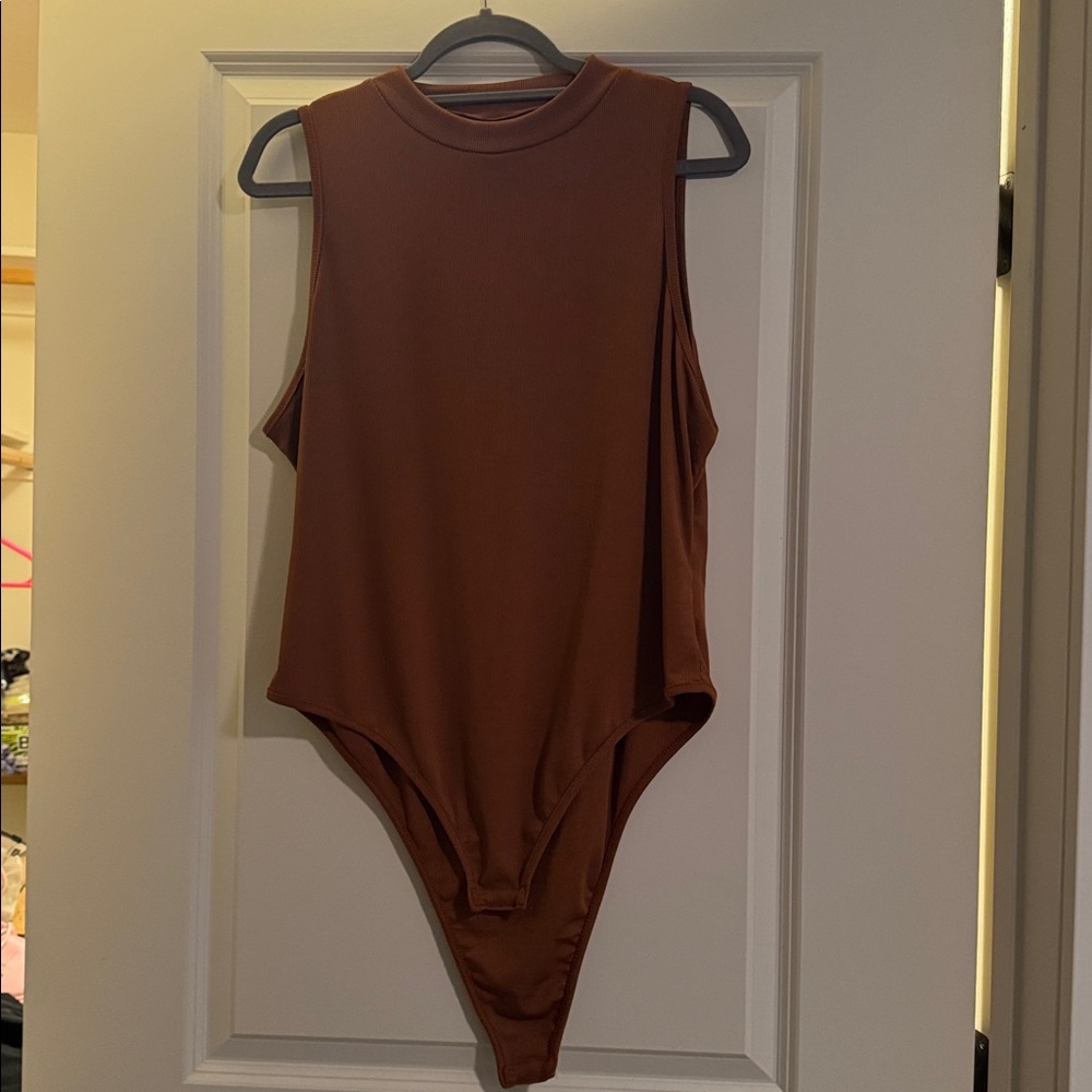 SHEIN Brown Sleeveless Tank Top